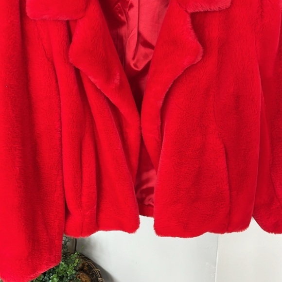 NWOT BLANK NYC Red Faux Fur Jacket Siren Bright Red Revolve Satin Lined Cozy - Picture 6 of 13